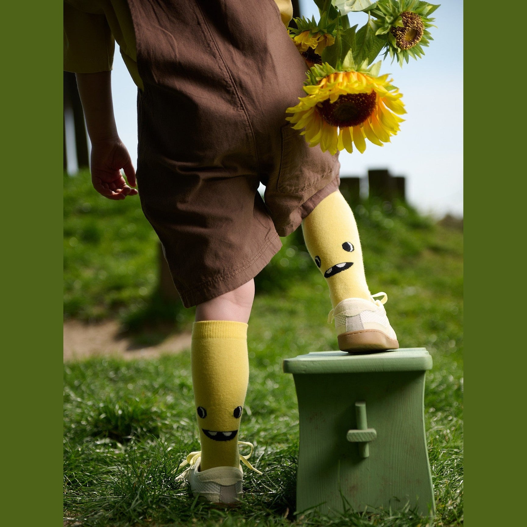 All smiles knee socks