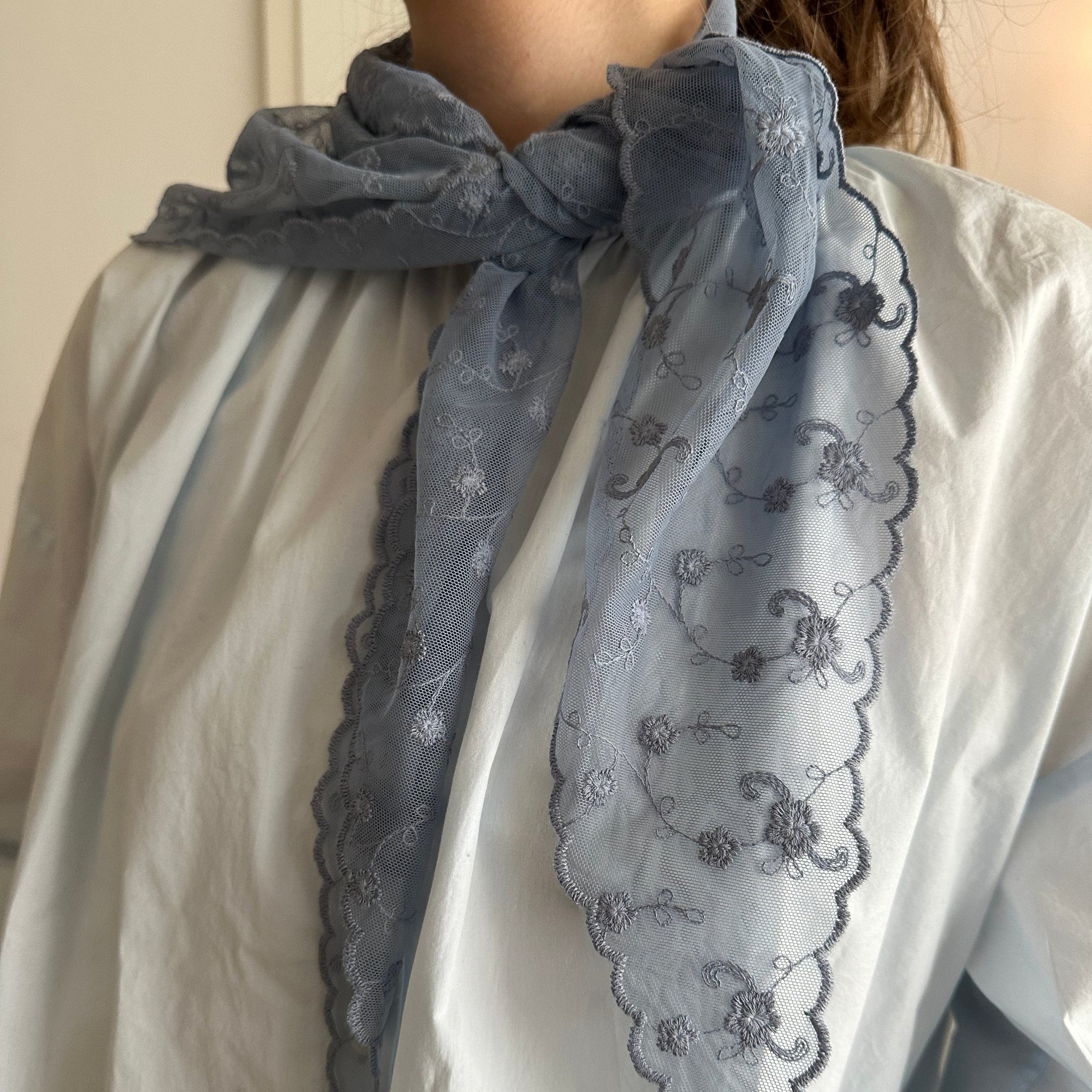 Lana lace scarf