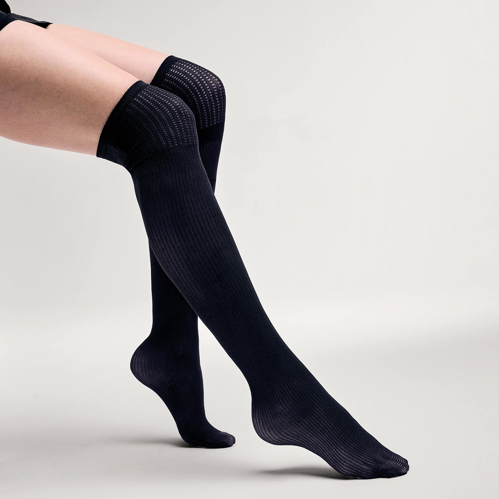 SneakyFox Strømper - Miley overknee i Black  Køb black Strømper fra SneakyFox hos MP Denmark