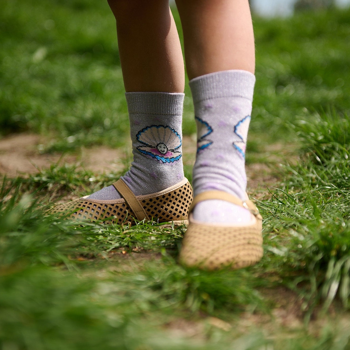 Shell glitter socks