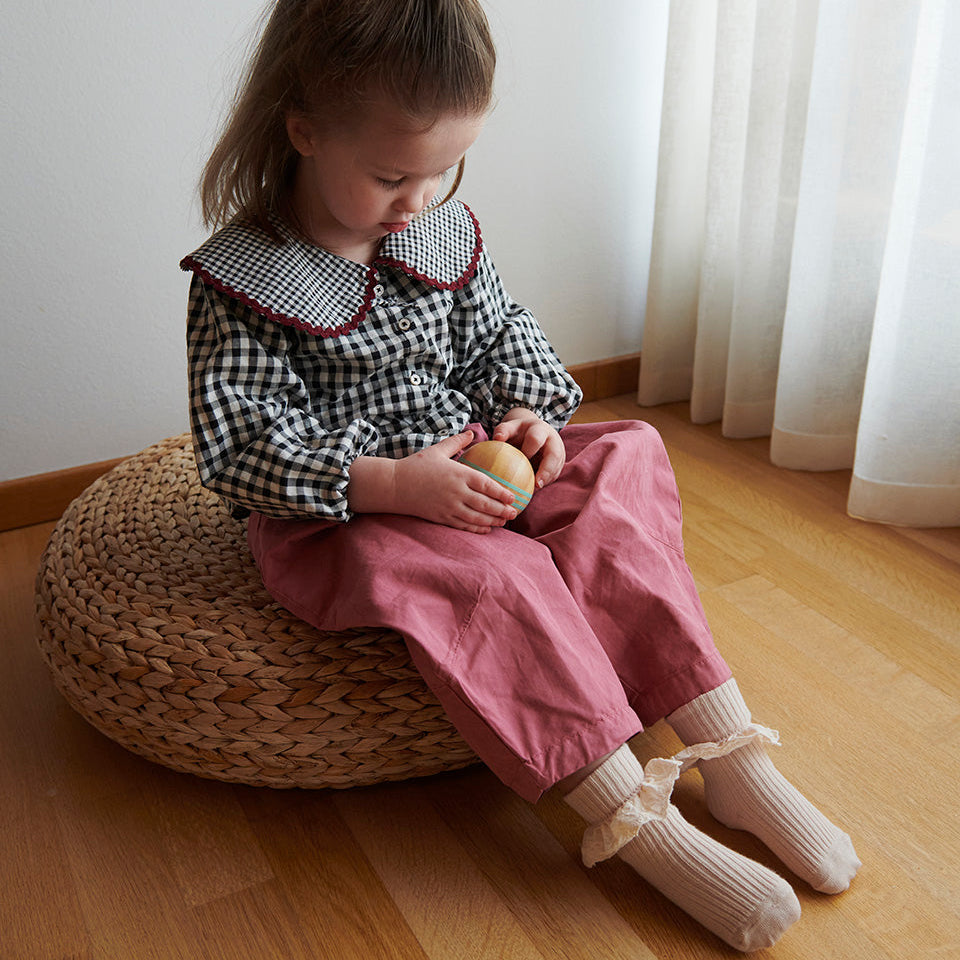 Dorthea socks - lace