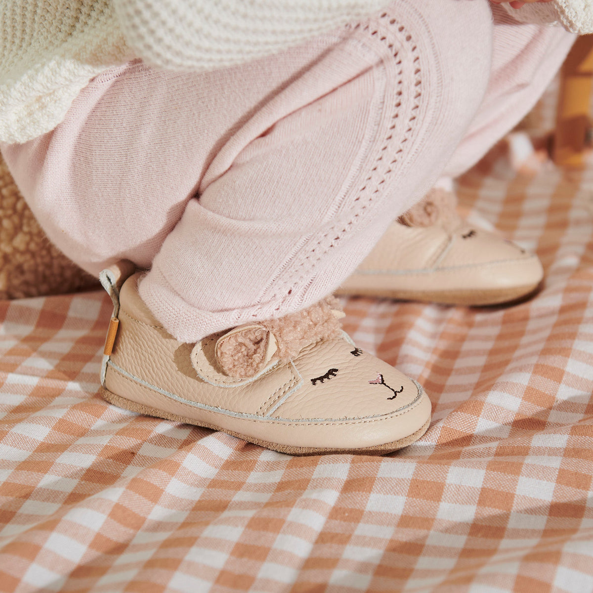 Lamb leather slippers