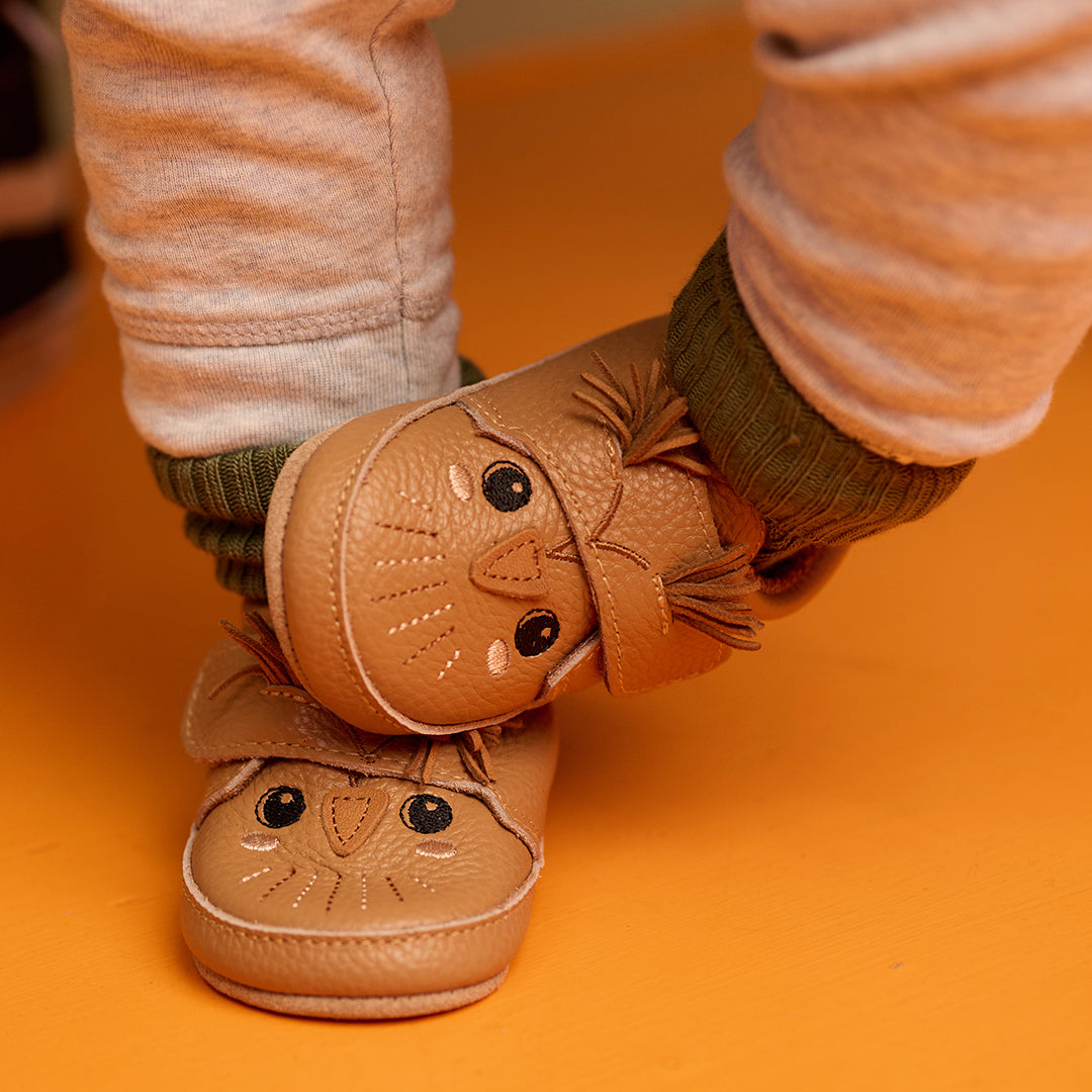 Owl leather slipper