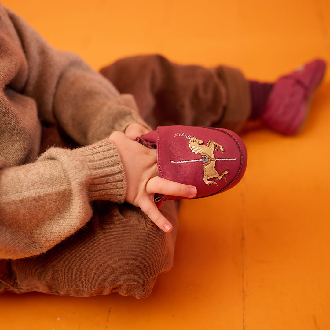 Carousel leather slippers
